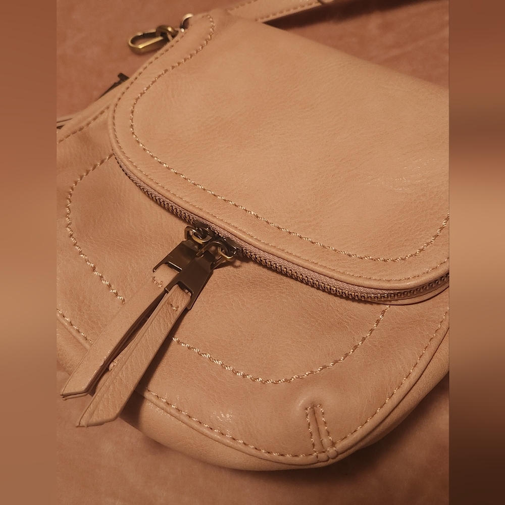 Antik Kraft Tan Crossbody Bag